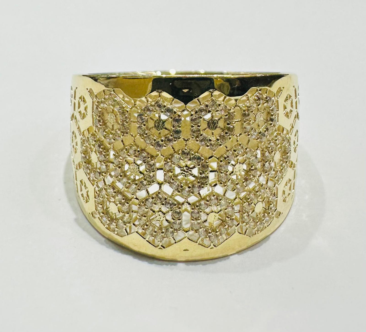 10K GOLD RING WITH SAPPHIRE STONES- WEIGHT: 3.7gm