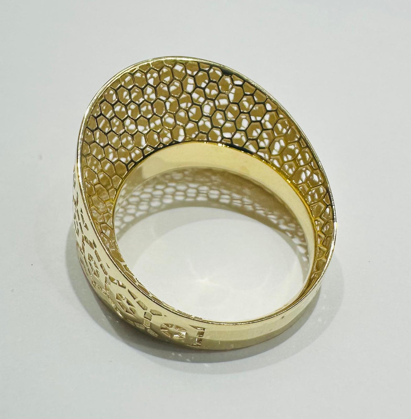 10K GOLD RING- WEIGHT: 3.4gm