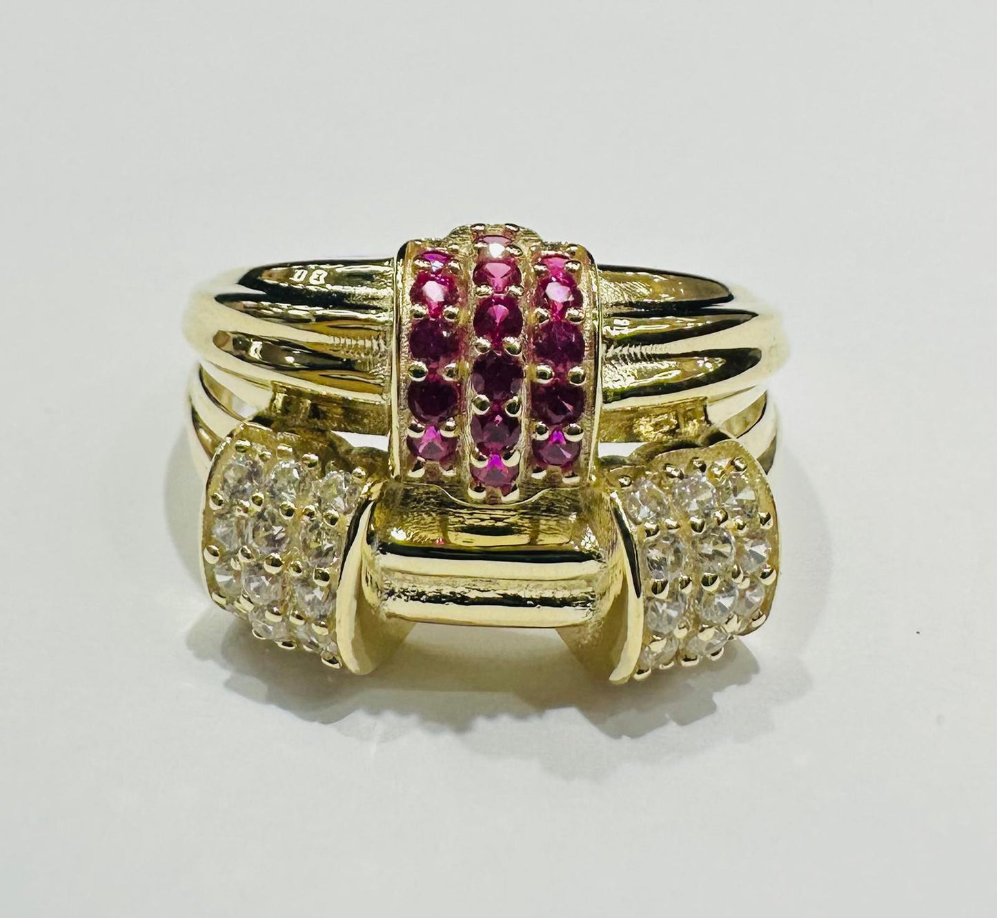 10K GOLD RING WITH SAPPHIRE STONES- WEIGHT: 2.7gm