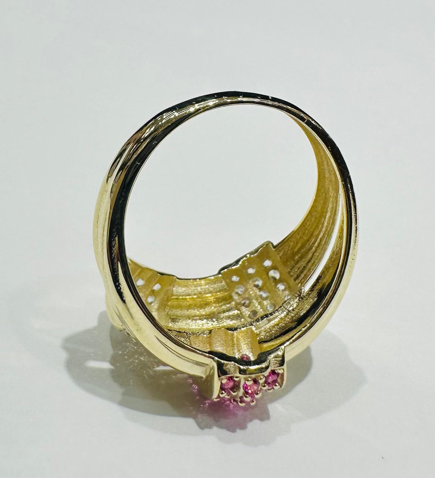 10K GOLD RING WITH SAPPHIRE STONES- WEIGHT: 2.7gm