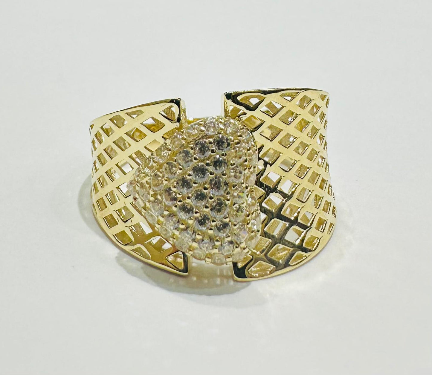 10K GOLD RING WITH SAPPHIRE STONES- WEIGHT: 2.6gm