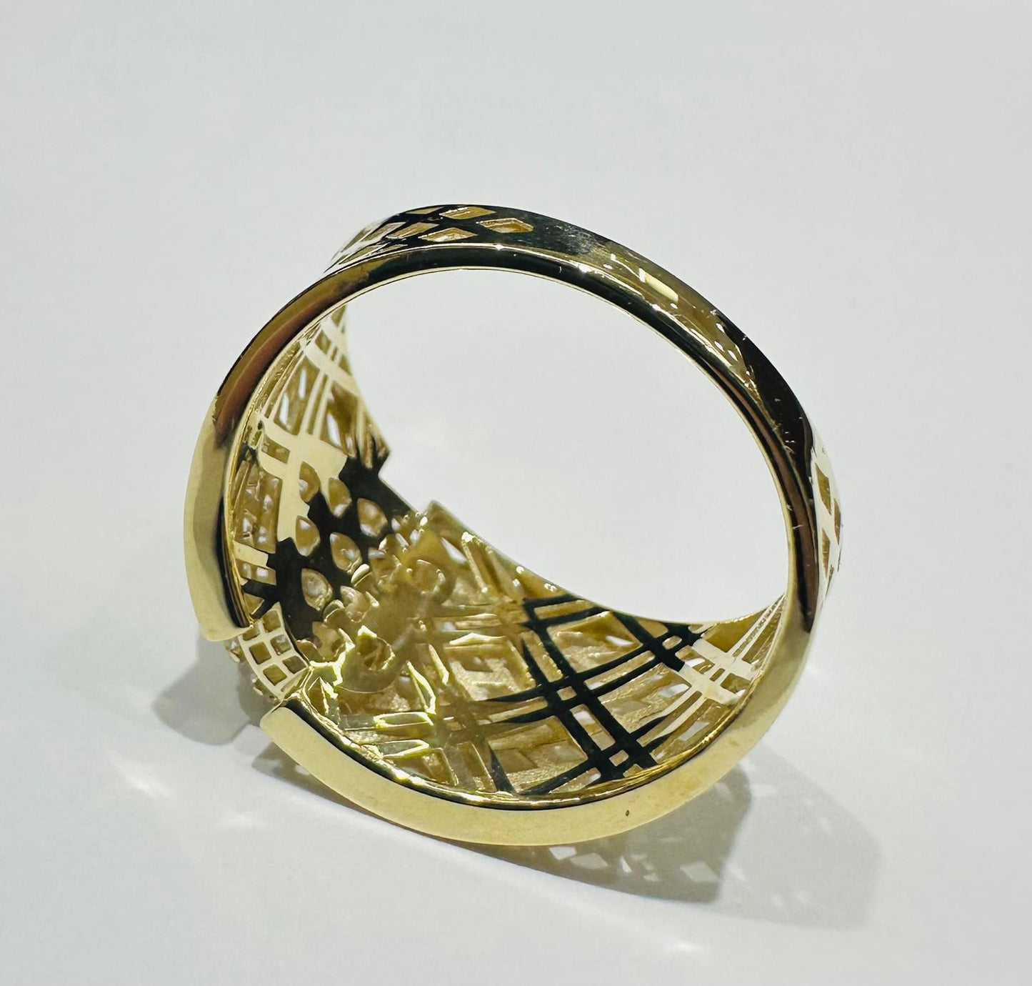 10K GOLD RING WITH SAPPHIRE STONES- WEIGHT: 2.6gm
