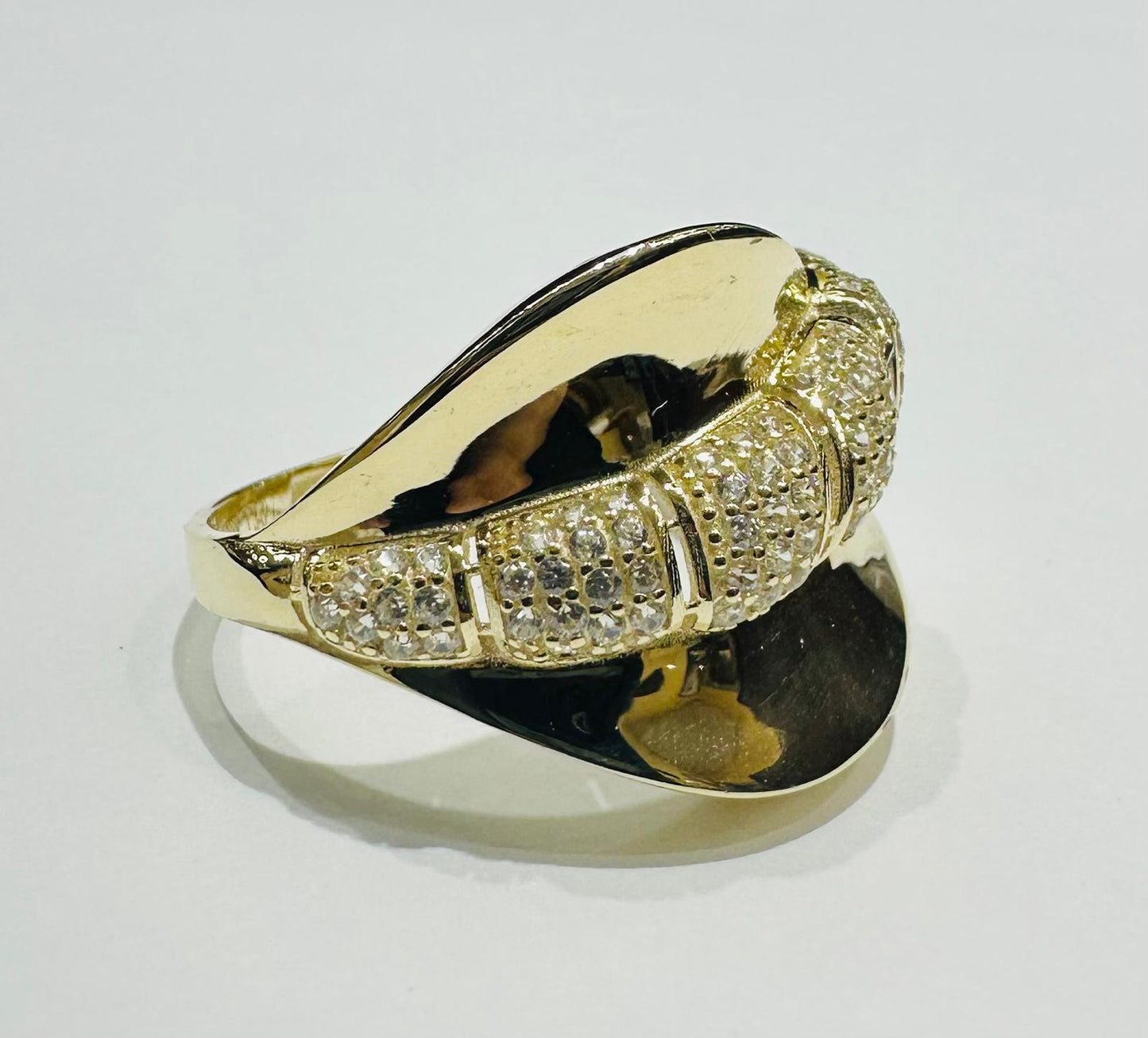 10K GOLD RING WITH SAPPHIRE STONES- WEIGHT: 3.3gm