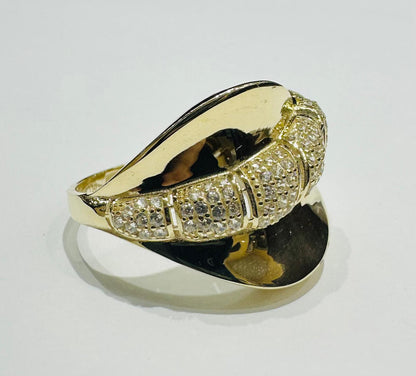 10K GOLD RING WITH SAPPHIRE STONES- WEIGHT: 3.3gm