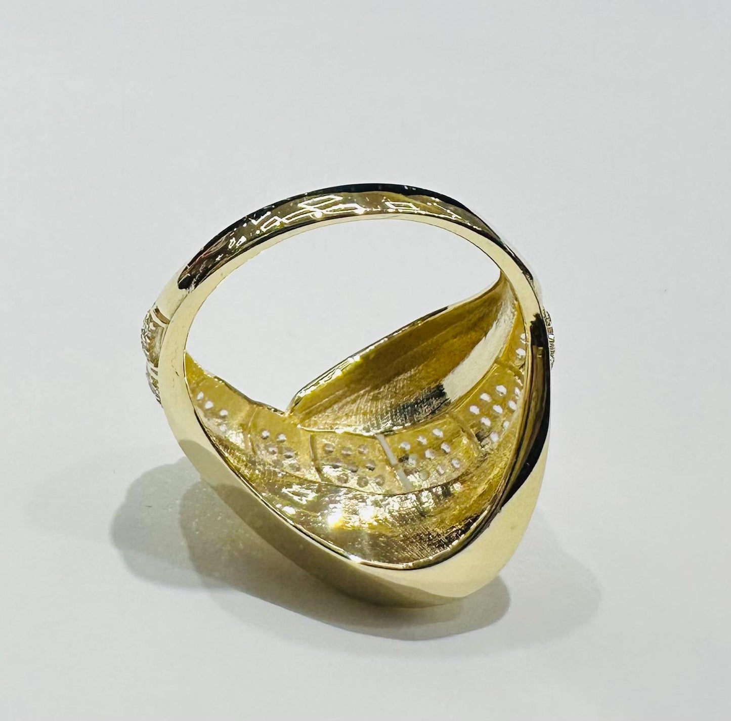 10K GOLD RING WITH SAPPHIRE STONES- WEIGHT: 3.3gm