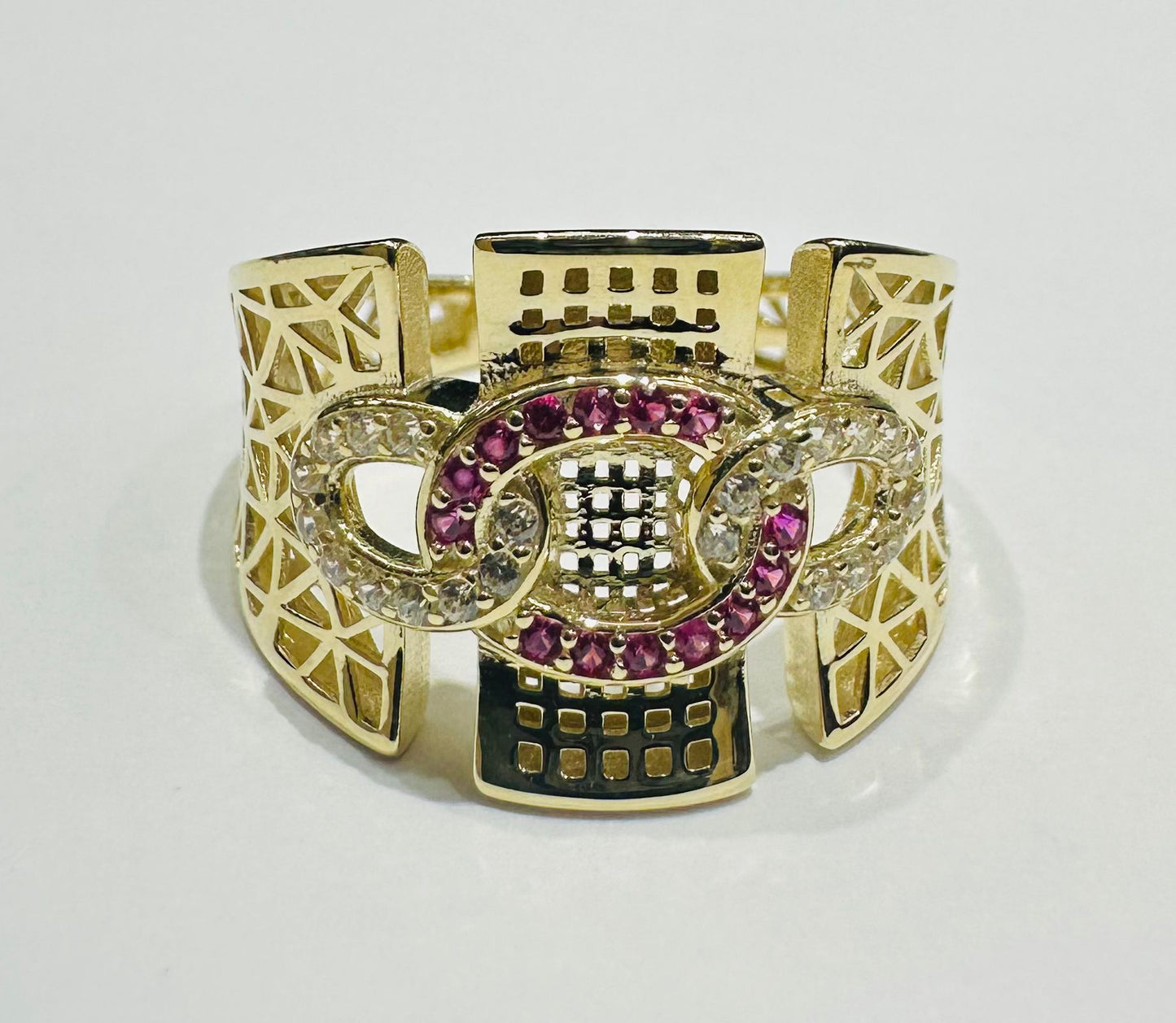 10K GOLD RING WITH SAPPHIRE STONES- WEIGHT: 3.4gm
