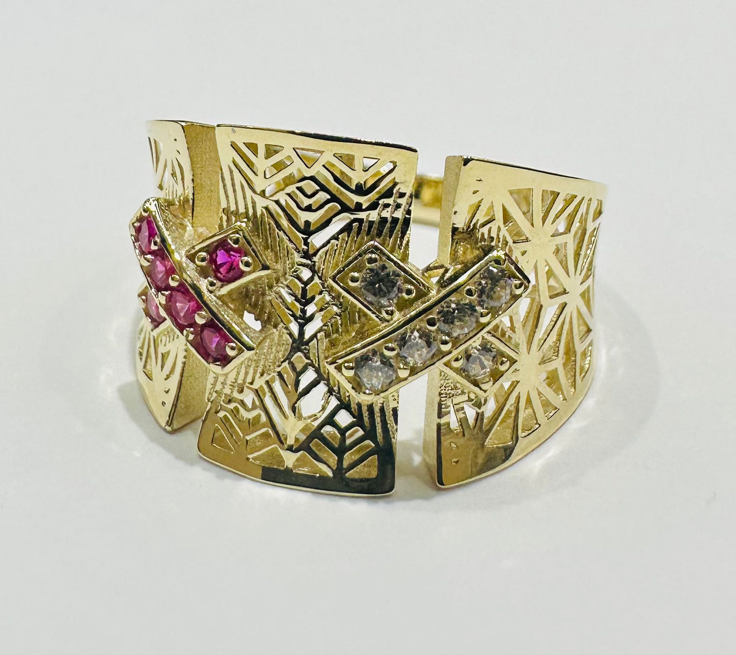 10K GOLD RING WITH SAPPHIRE STONES- WEIGHT: 2.9gm