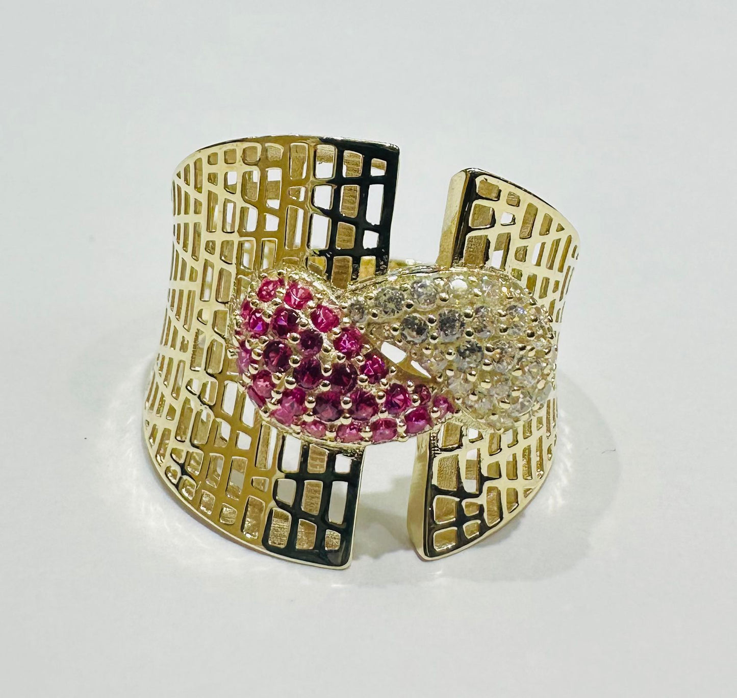 10K GOLD RING WITH SAPPHIRE STONES- WEIGHT: 3.0gm