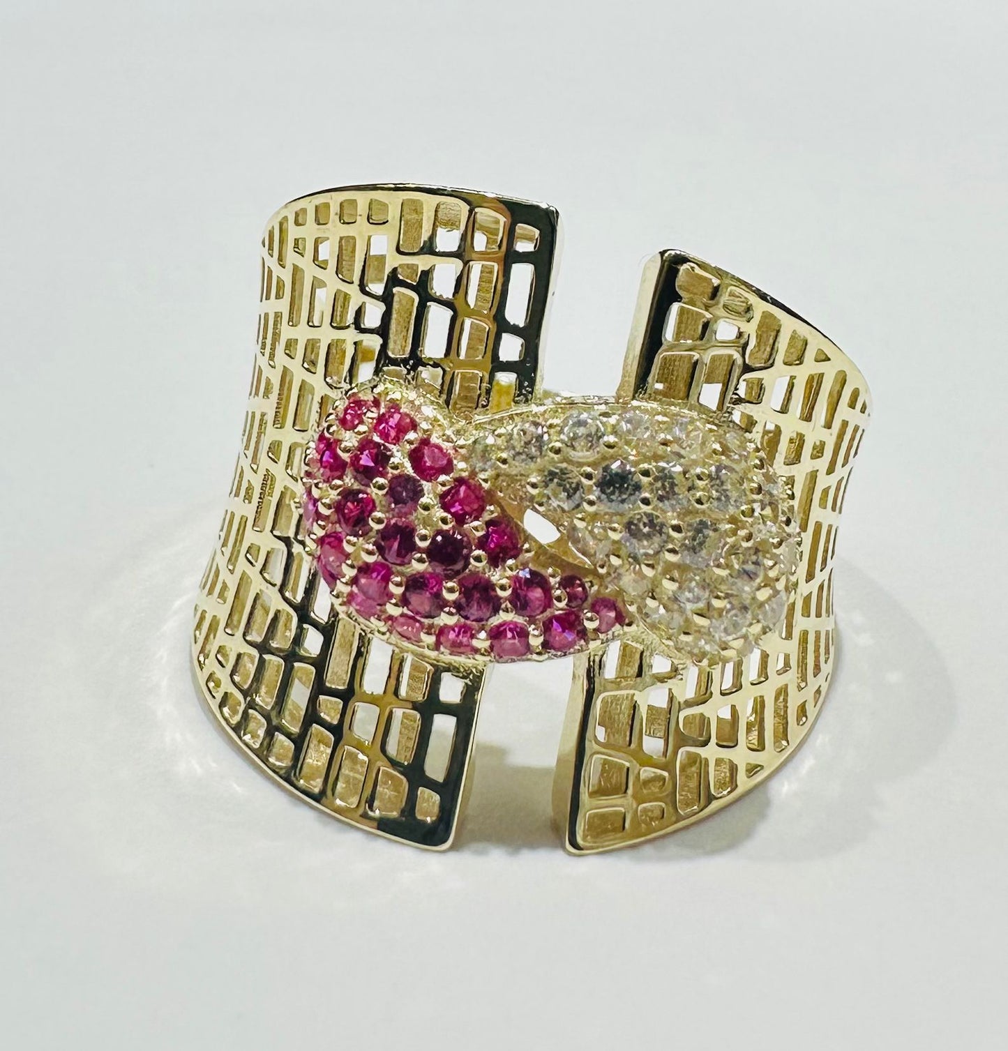 10K GOLD RING WITH SAPPHIRE STONES- WEIGHT: 3.0gm