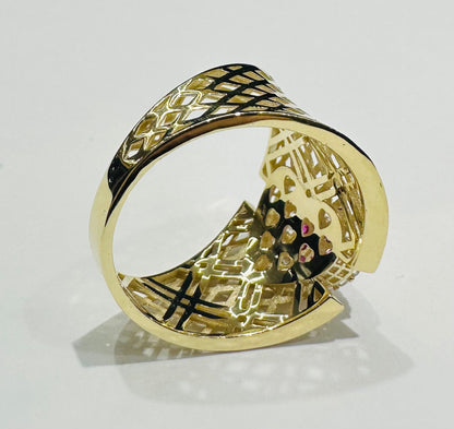 10K GOLD RING WITH SAPPHIRE STONES- WEIGHT: 2.5gm