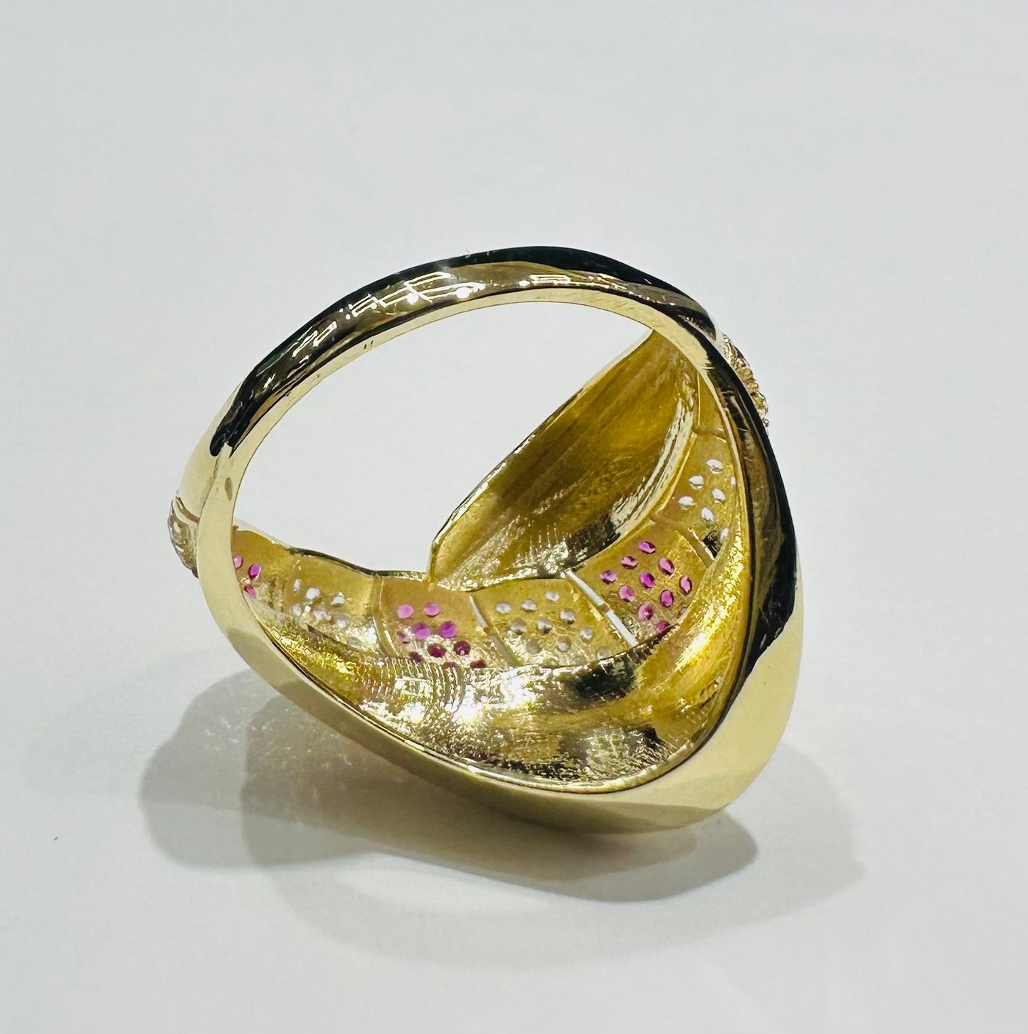 10K GOLD RING WITH SAPPHIRE STONES- WEIGHT: 3.0gm