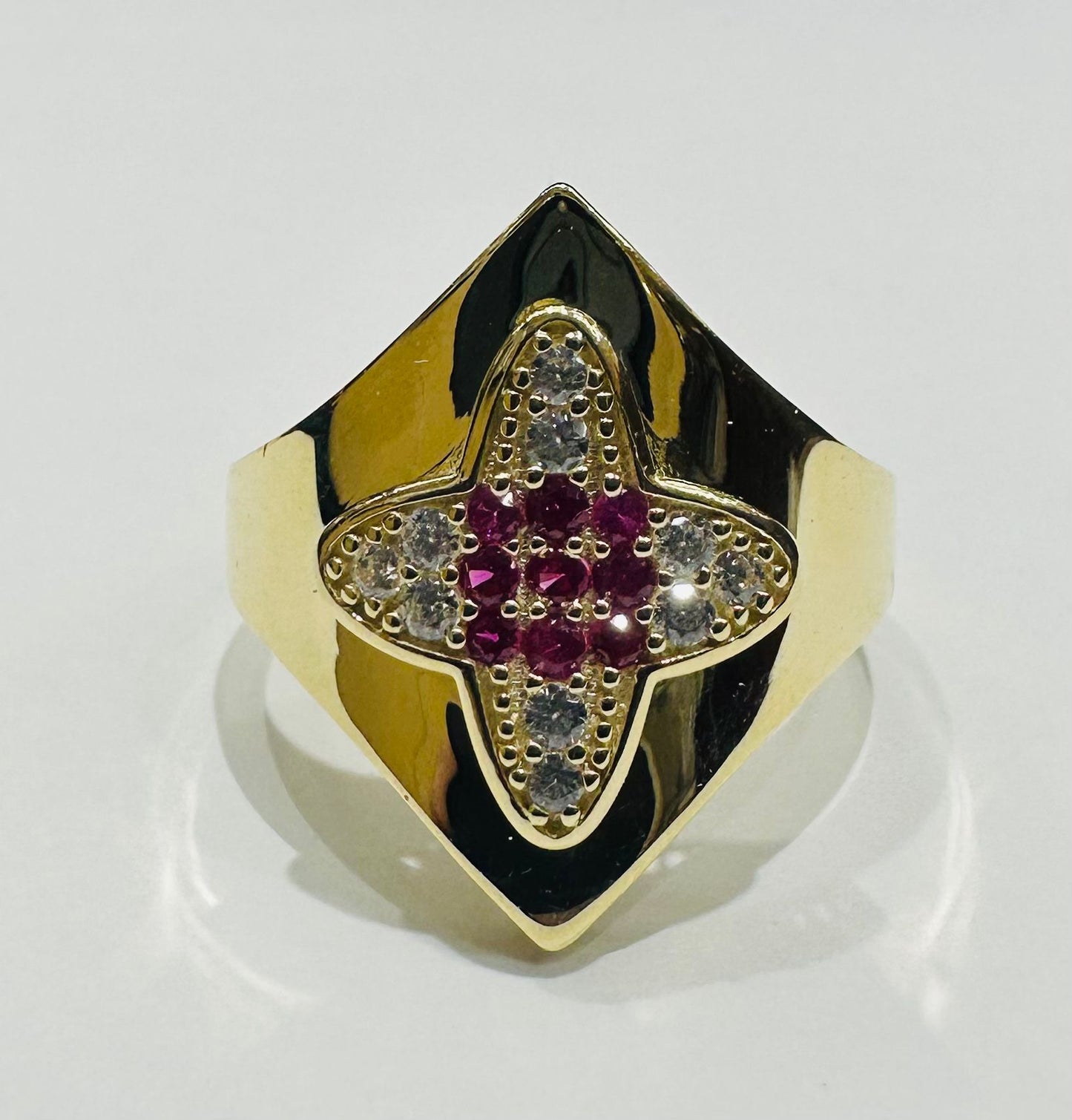 10K GOLD RING WITH SAPPHIRE STONES- WEIGHT: 2.5gm