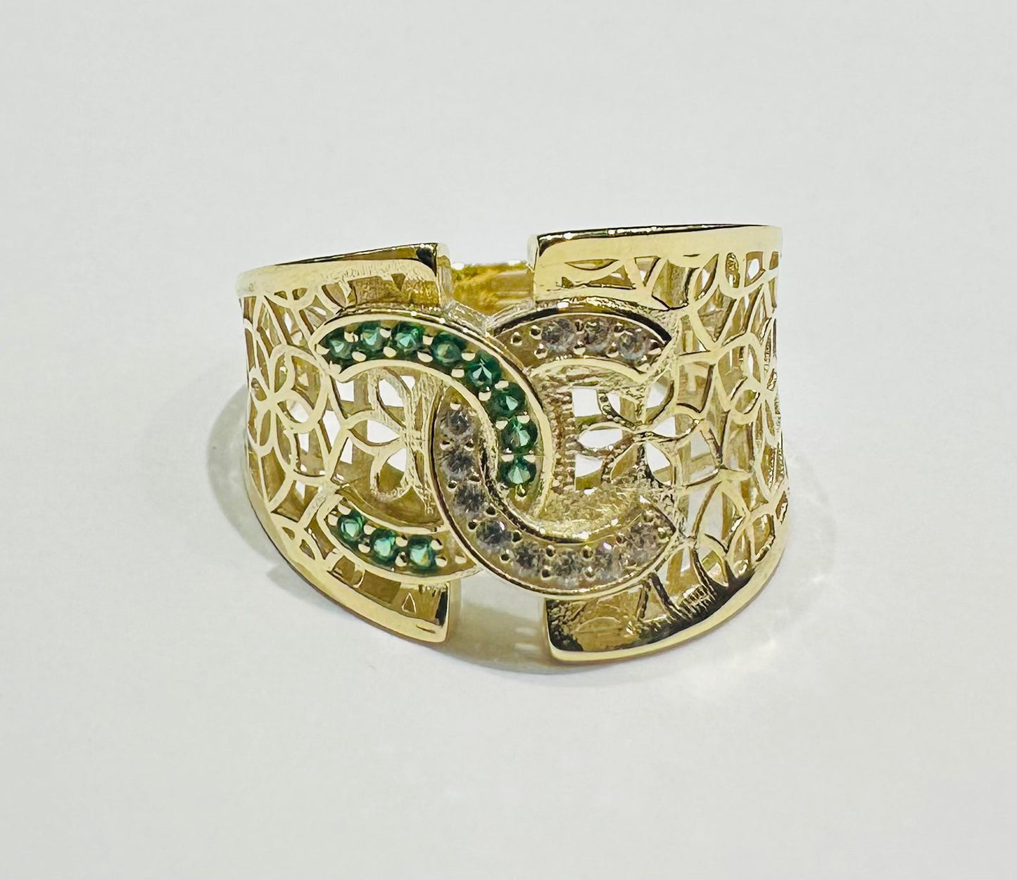 10K GOLD RING WITH SAPPHIRE STONES- WEIGHT: 2.7gm