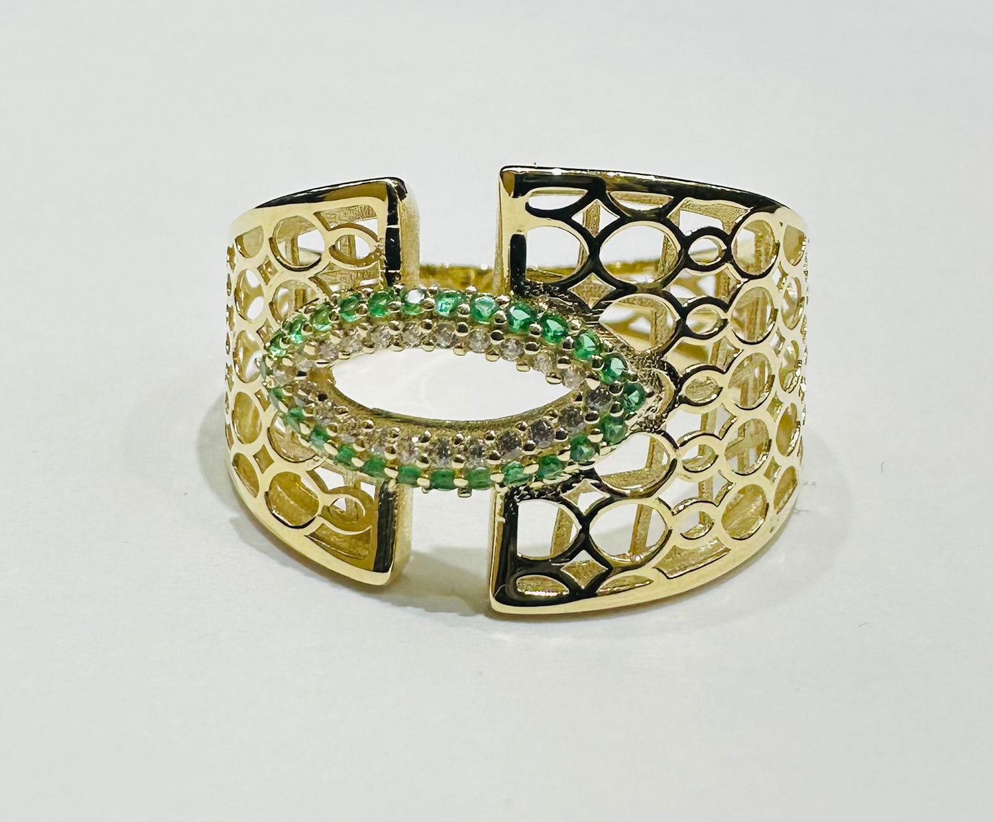 10K GOLD RING WITH SAPPHIRE STONES- WEIGHT: 2.6gm