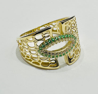 10K GOLD RING WITH SAPPHIRE STONES- WEIGHT: 2.6gm