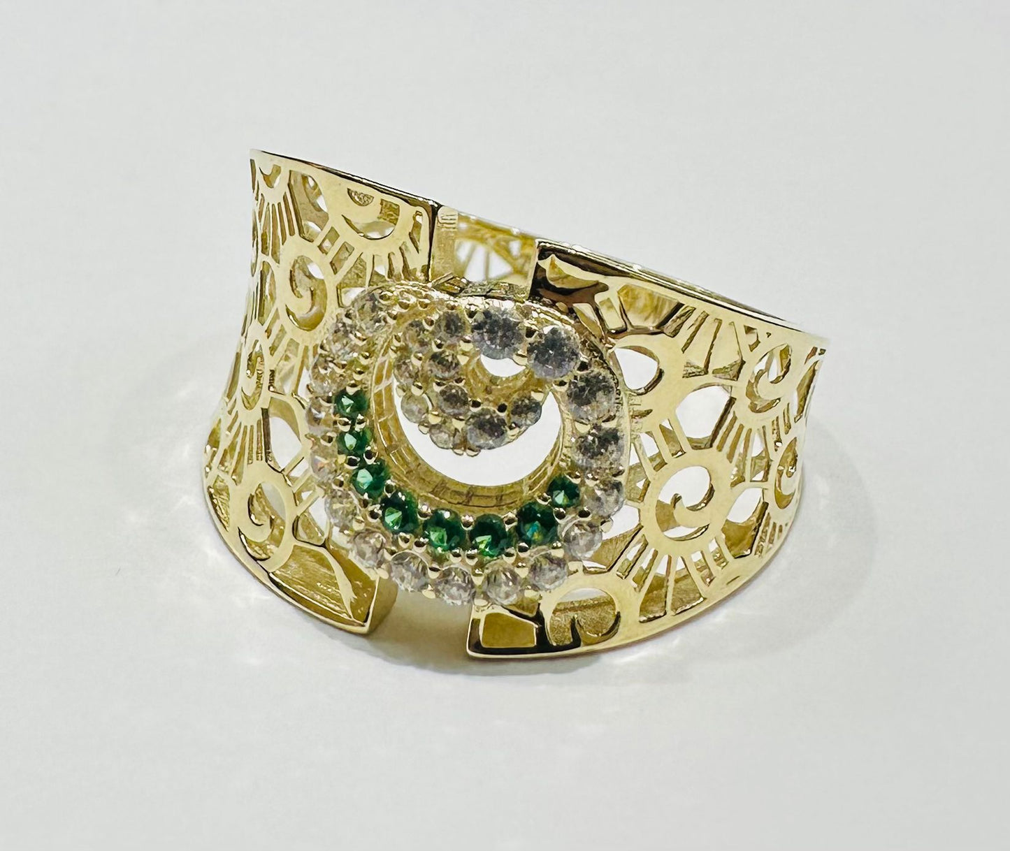 10K GOLD RING WITH SAPPHIRE STONES- WEIGHT: 2.5gm