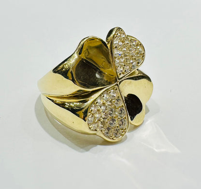 10K GOLD FLOWER RING WITH SAPPHIRE STONES- WEIGHT: 3.2gm