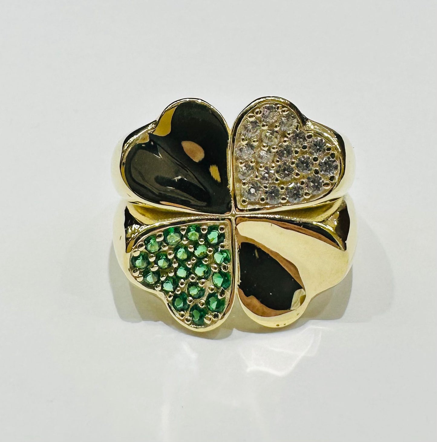 10K GOLD FLOWER RING WITH SAPPHIRE STONES- WEIGHT: 3.2gm