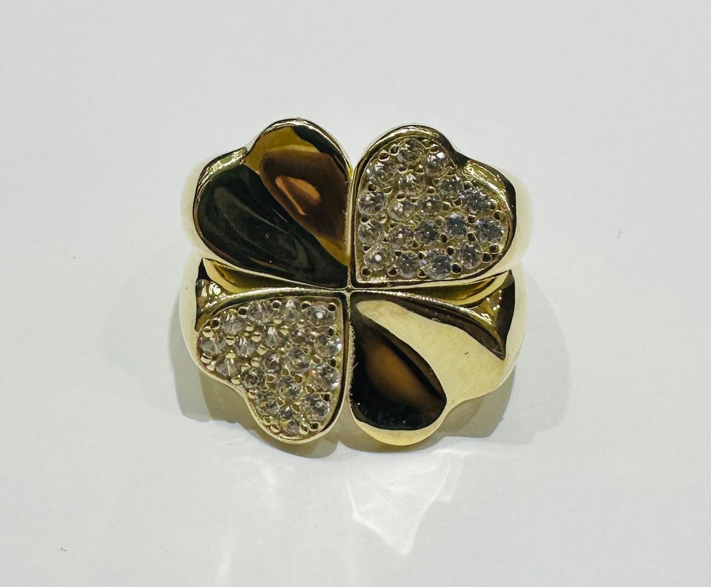 10K GOLD FLOWER RING WITH SAPPHIRE STONES- WEIGHT: 3.2gm