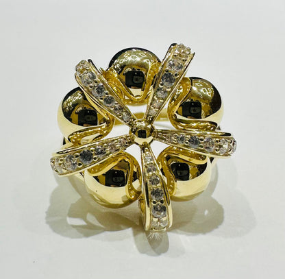 10K GOLD FLOWER RING WITH SAPPHIRE STONES- WEIGHT: 4.0gm
