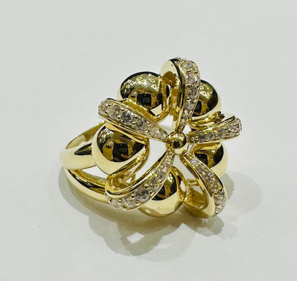 10K GOLD FLOWER RING WITH SAPPHIRE STONES- WEIGHT: 4.0gm