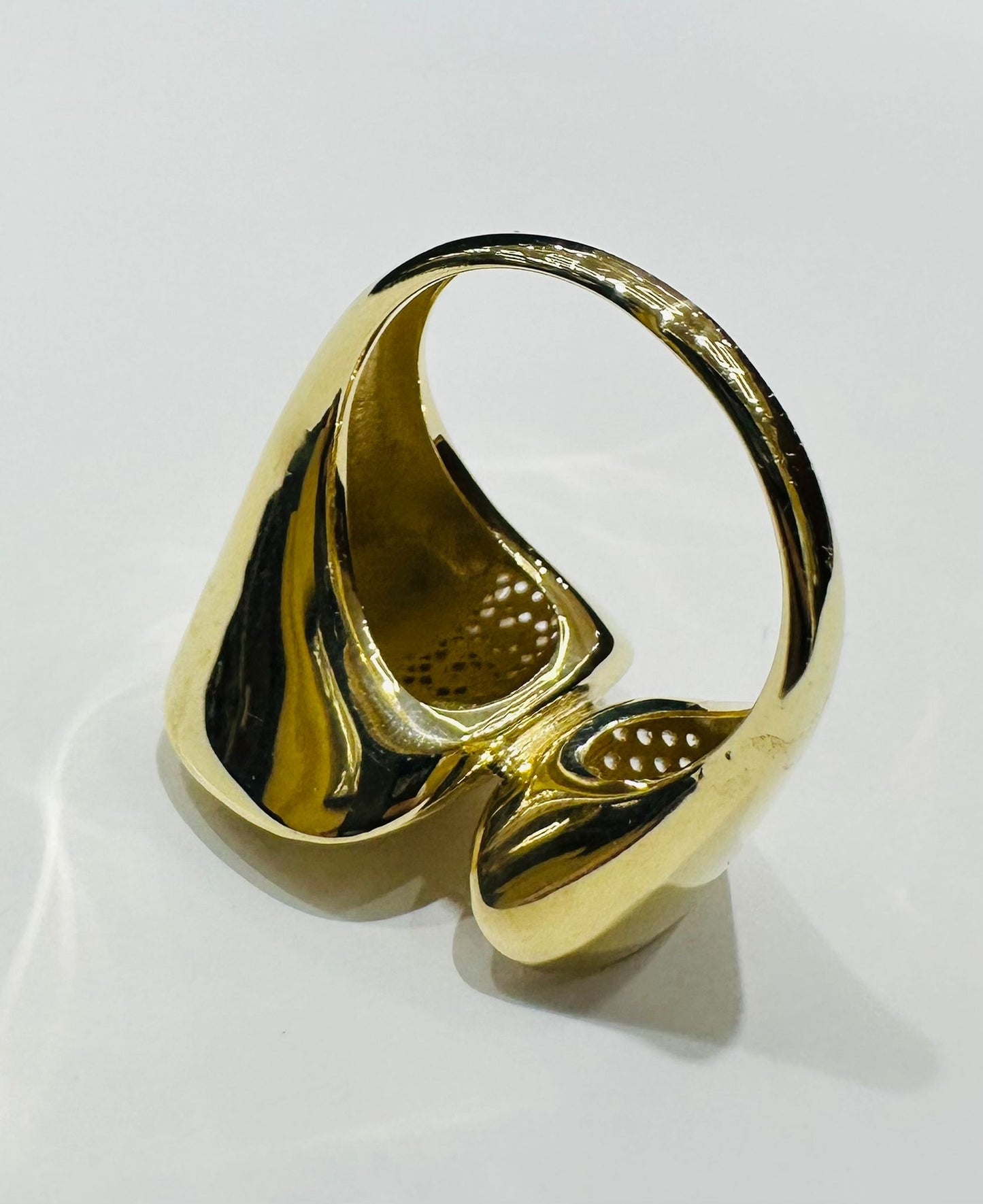 10K GOLD RING WITH SAPPHIRE STONES- WEIGHT: 3.4gm