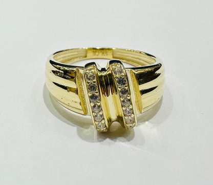 10K GOLD RING WITH SAPPHIRE STONES- WEIGHT: 2.3gm