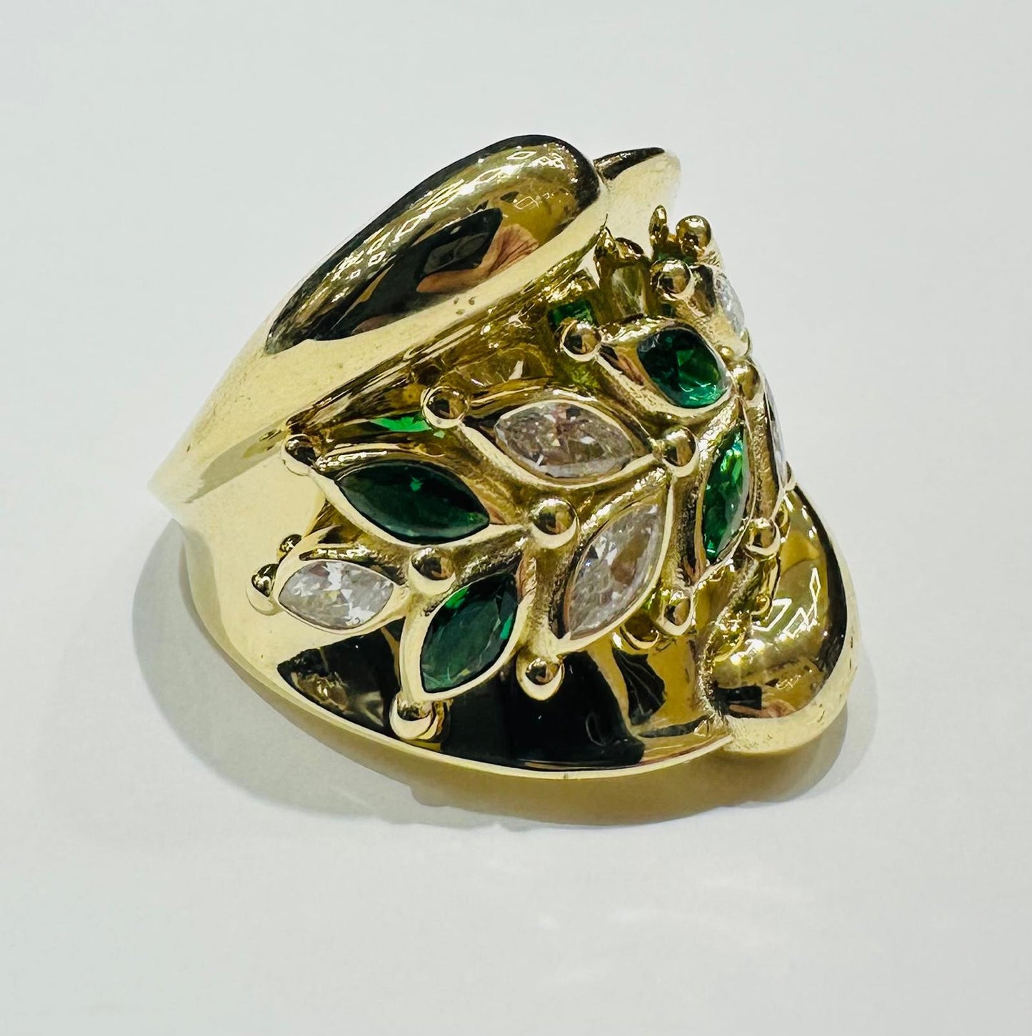 10K GOLD RING WITH SAPPHIRE STONES- WEIGHT: 5.0gm