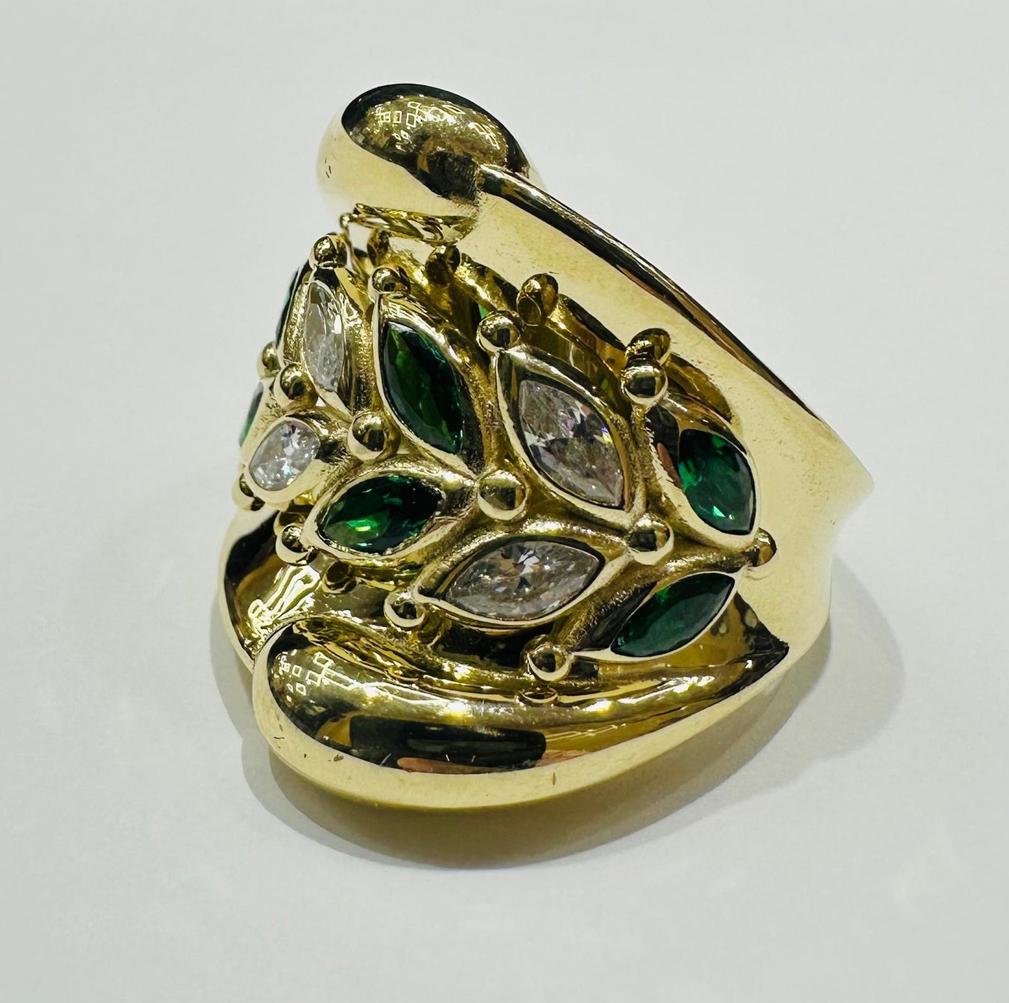 10K GOLD RING WITH SAPPHIRE STONES- WEIGHT: 5.0gm