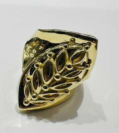 10K GOLD RING- WEIGHT: 3.7gm