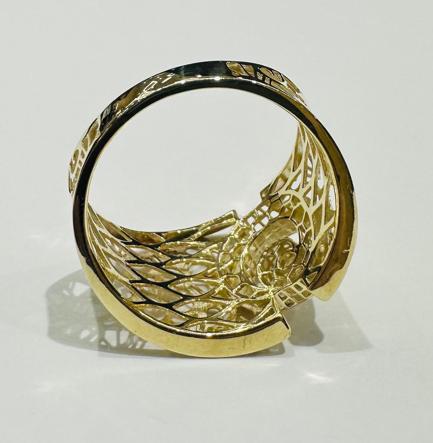 10K GOLD RING- WEIGHT: 2.0gm