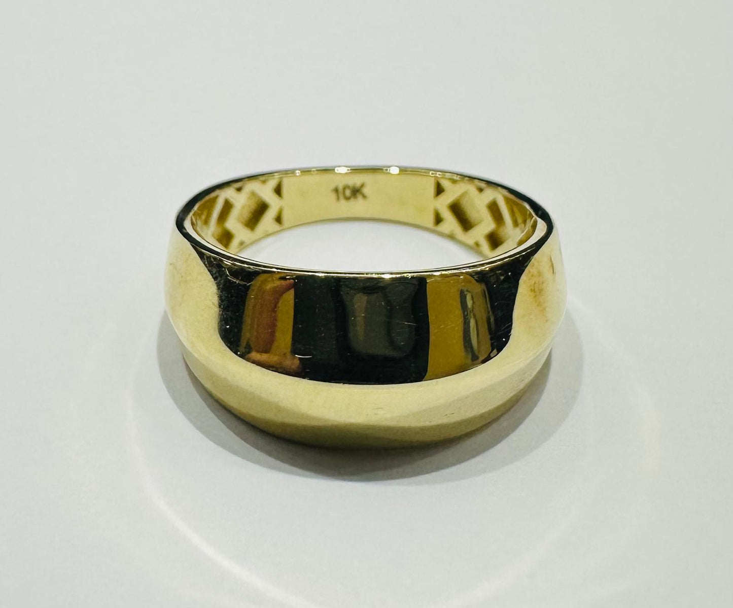 10K GOLD RING- WEIGHT: 2.5gm