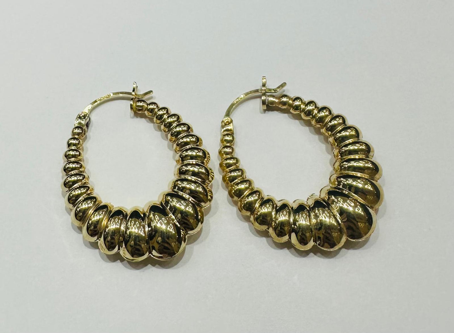 10K GOLD SHRIMP EARRINGS- WEIGHT: 3.7gm