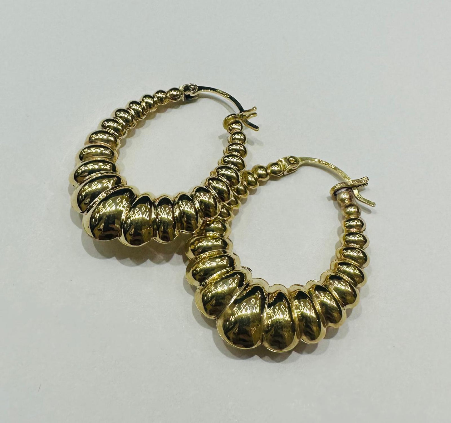 10K GOLD SHRIMP EARRINGS- WEIGHT: 3.7gm