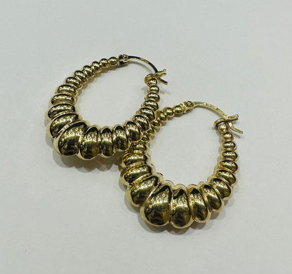 10K GOLD SHRIMP EARRINGS- WEIGHT: 3.7gm