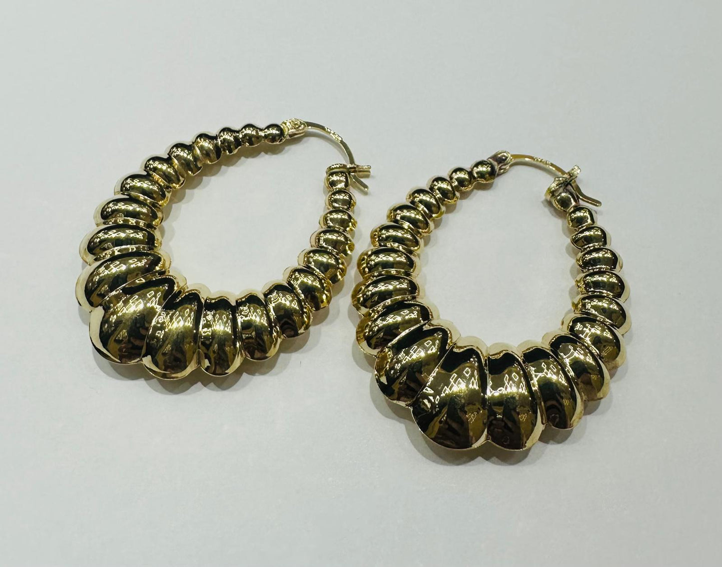10K GOLD SHRIMP EARRINGS- WEIGHT: 6.3gm