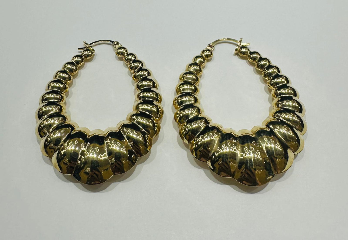 10K GOLD SHRIMP EARRINGS- WEIGHT: 9.7gm