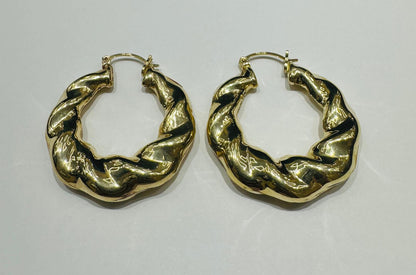 10K GOLD TWISTED EARRINGS- WEIGHT: 6.1gm