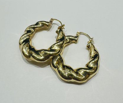 10K GOLD TWISTED EARRINGS- WEIGHT: 6.1gm