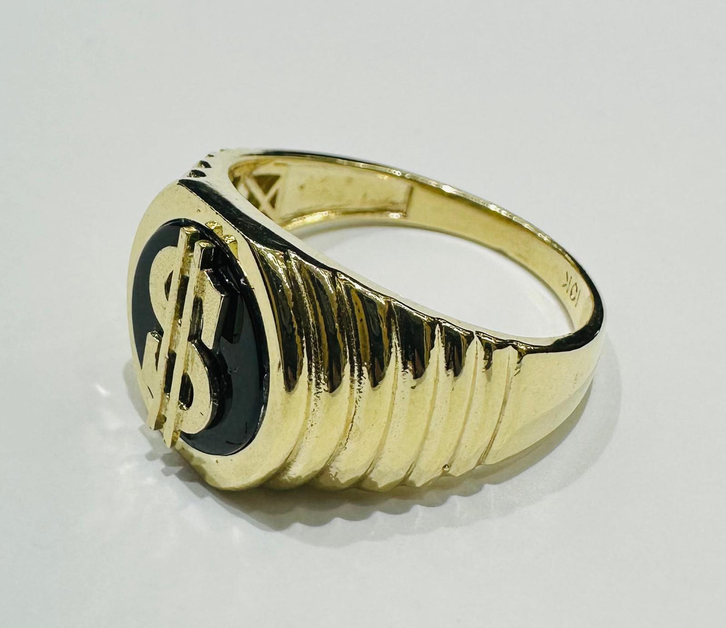 10K GOLD DOLLAR SIGN RING - WEIGHT: 7.3gm