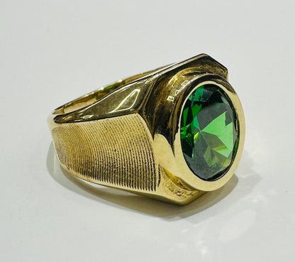 10K GOLD GREEN STONE RING - WEIGHT: 6.8gm
