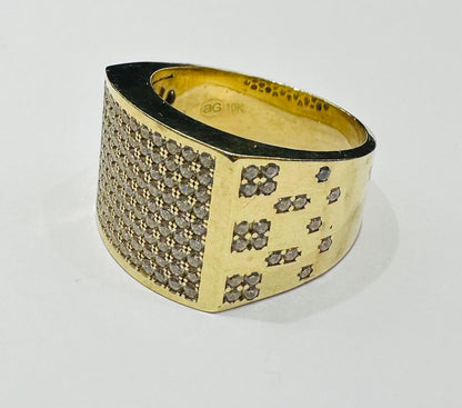10K GOLD WHITE SAPPHIRE RING- WEIGHT: 9.5gm