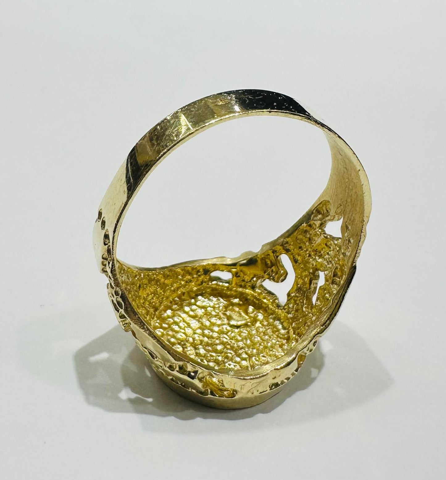 10K GOLD AQUARIUS RING- WEIGHT: 5.1gm