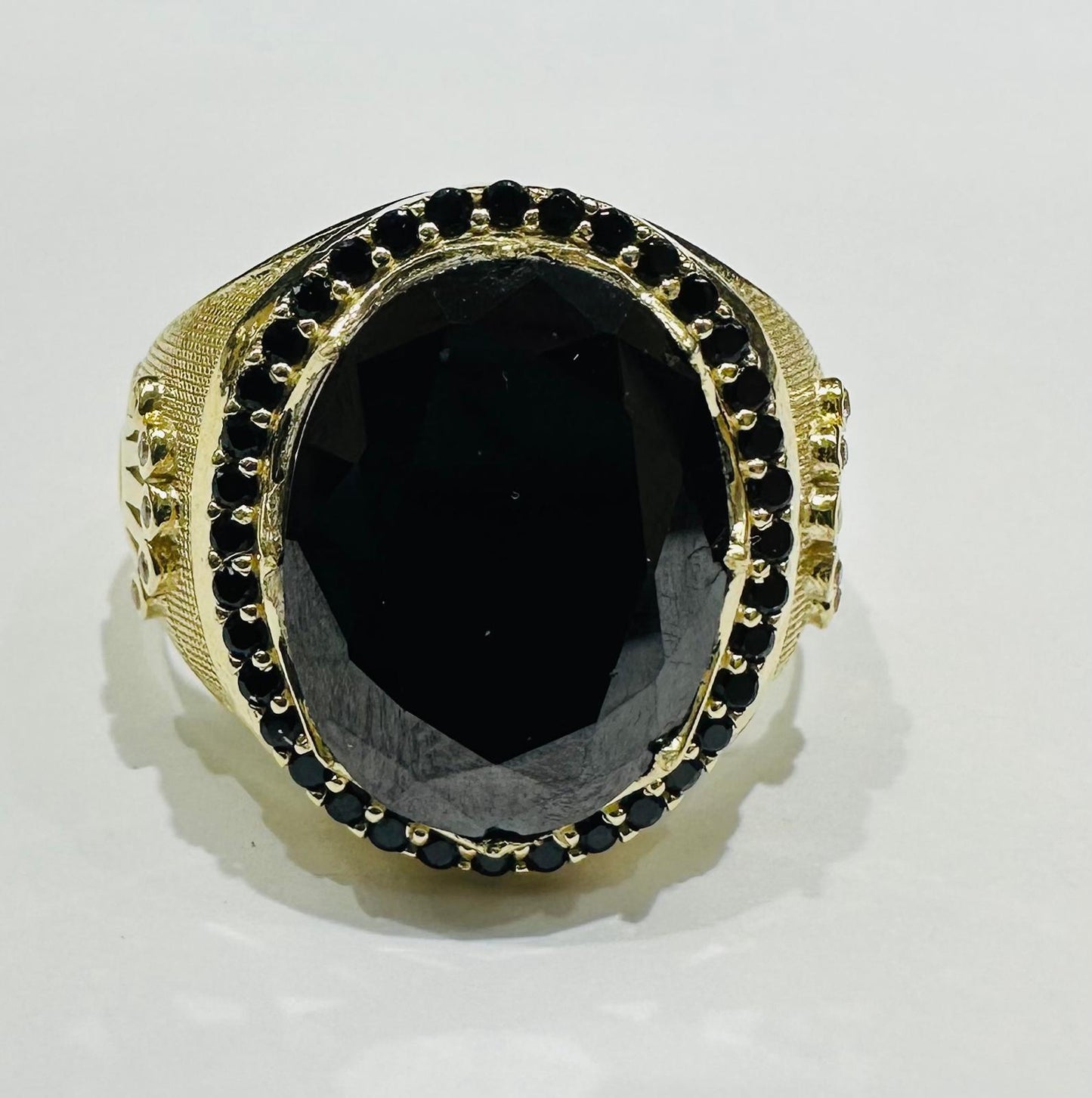 10K GOLD STONE RING WITH SAPPHIRE STONES- WEIGHT: 9.4gm