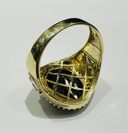 10K GOLD STONE RING WITH SAPPHIRE STONES- WEIGHT: 9.4gm