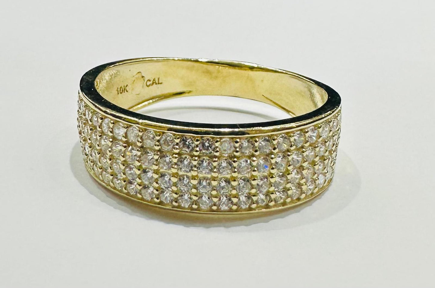 10K GOLD ROUND WHITE SAPPHIRE RING- WEIGHT: 3.6gm