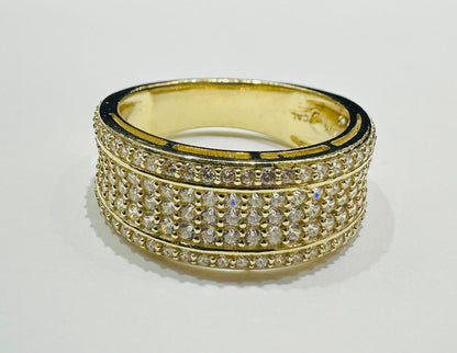 10K GOLD ROUND WHITE SAPPHIRE RING- WEIGHT: 6.3gm