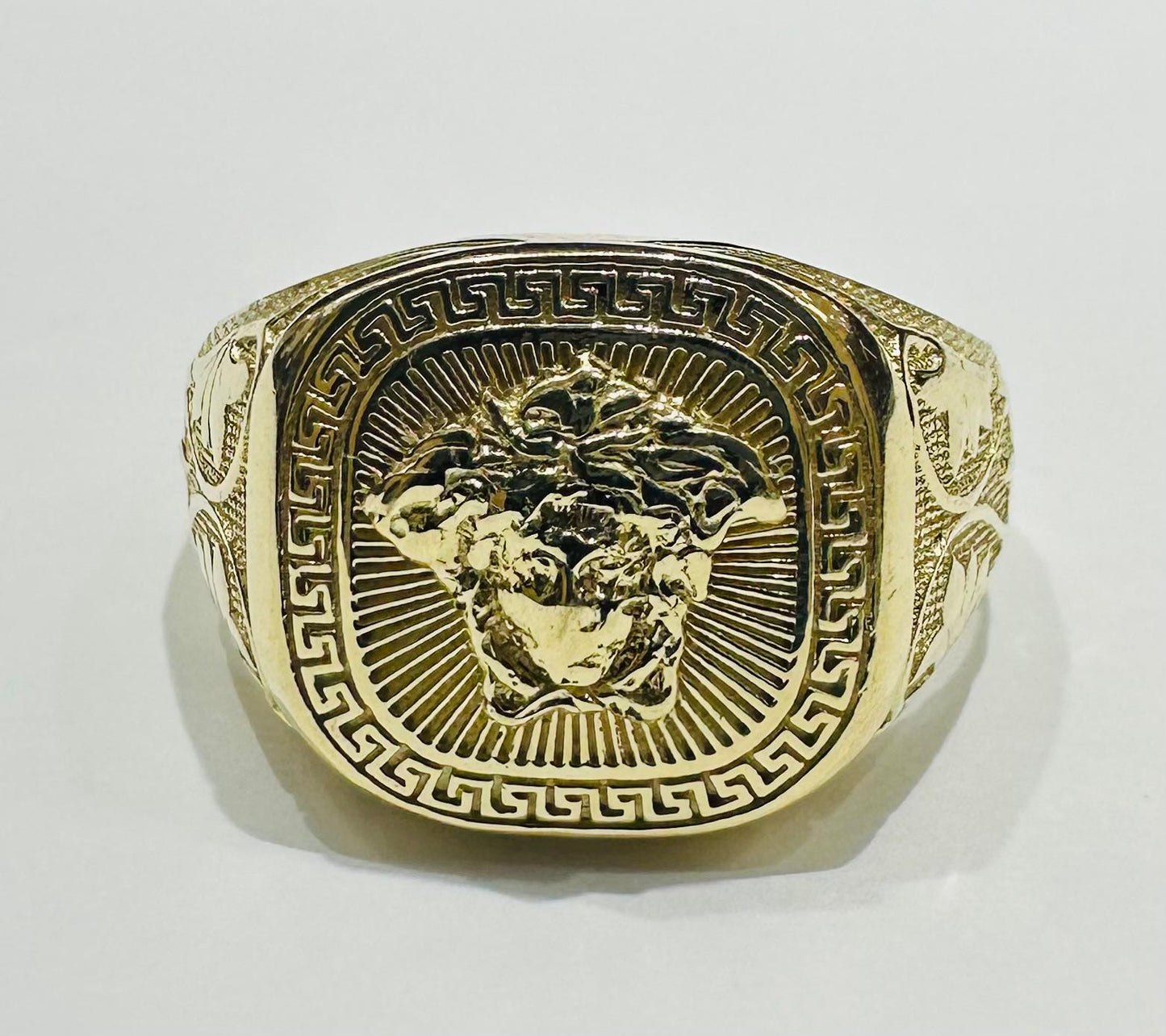 10K GOLD MEDUSA HEAD RING- WEIGHT: 6.3gm