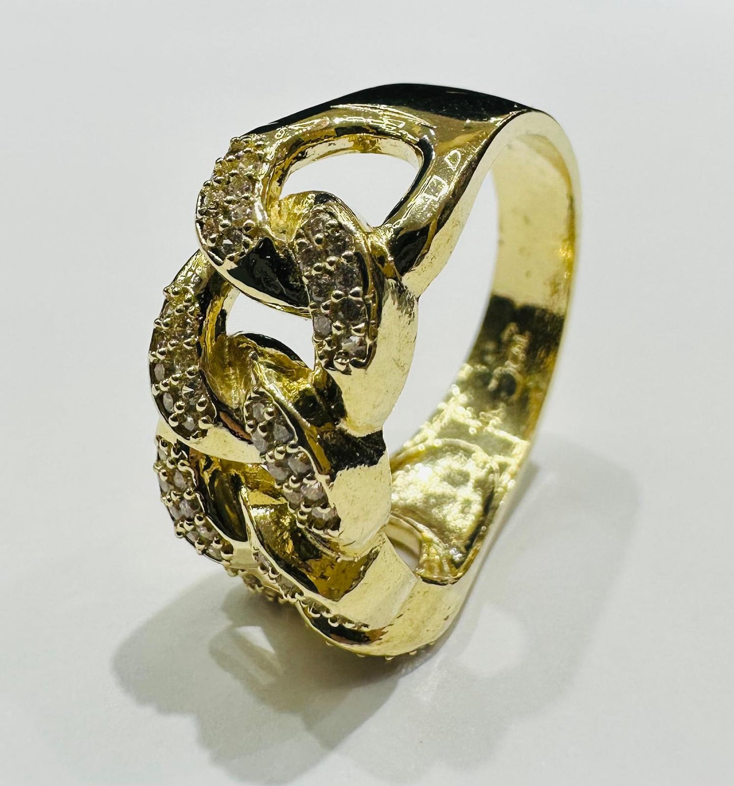 10K GOLD CUBAN LINK RING WITH WHITE SAPPHIRE- WEIGHT: 7.2gm