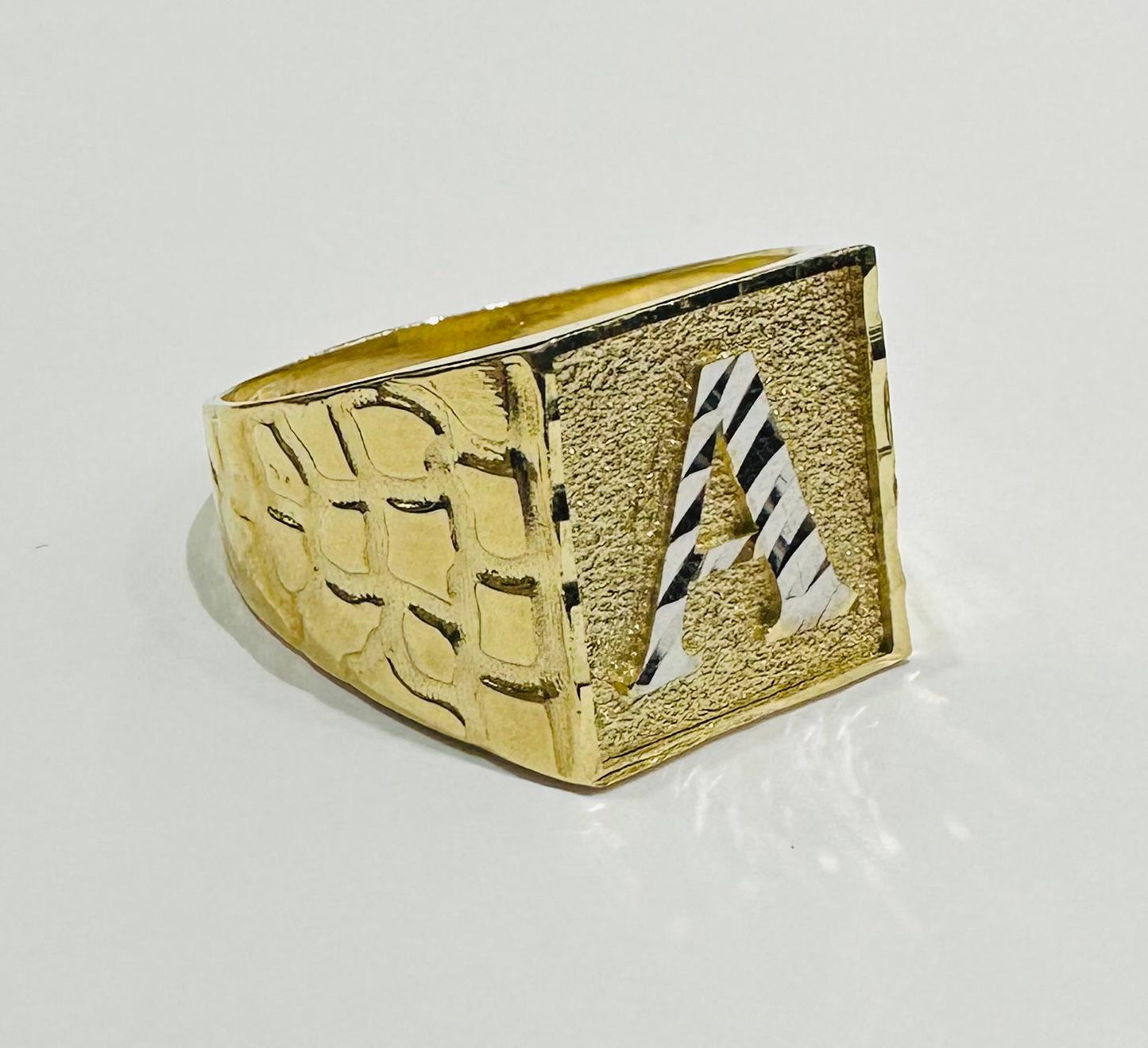 14K GOLD INITIAL LETTER "A" RING- WEIGHT: 4.6gm